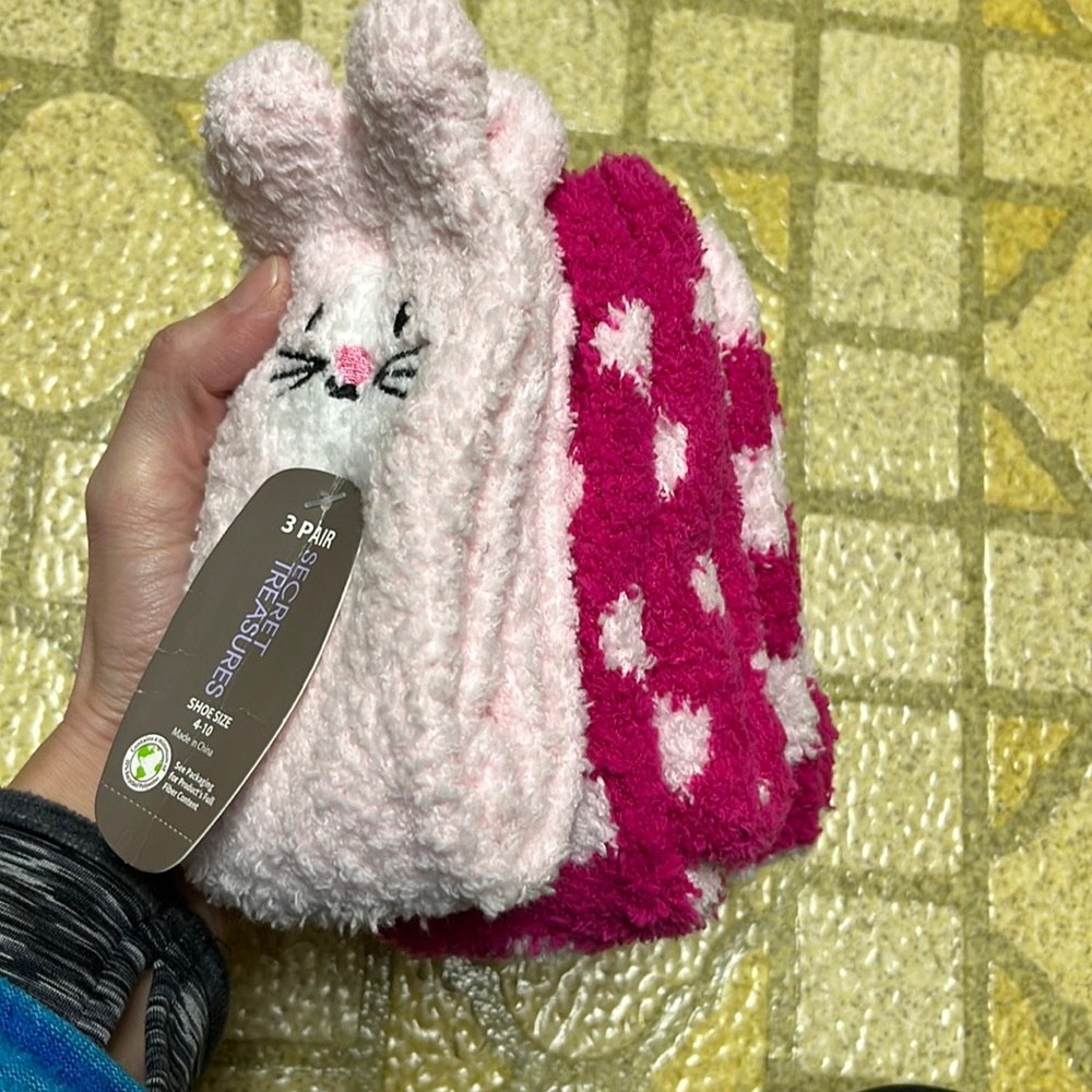 New three pack, secret, treasures, cozy, crew socks - Picture 1 of 10
